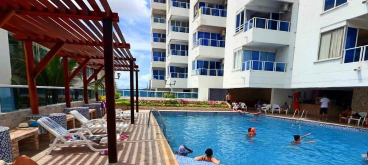 Con Hermosa Vista Al Mar En El Laguito Piso 19 Apartamento