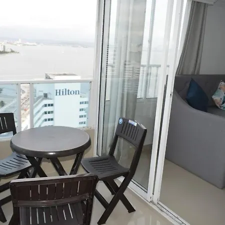 Apartamento Con Hermosa Vista Al Mar En El Laguito Piso 19 *